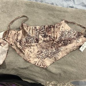 Never been worn, very soft and comfortable material